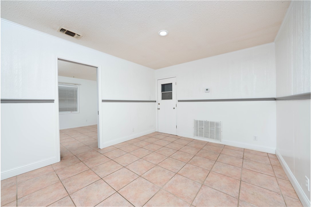 709 Lincoln St Property Photo 11