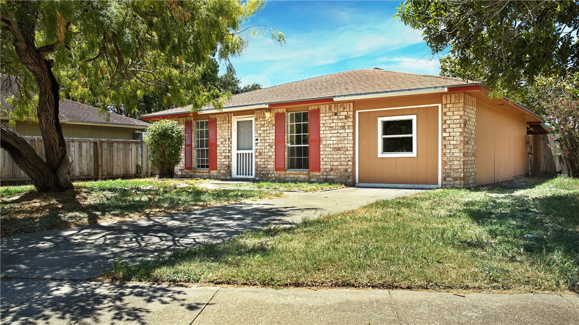 2425 Manitoba Dr Property Photo 2