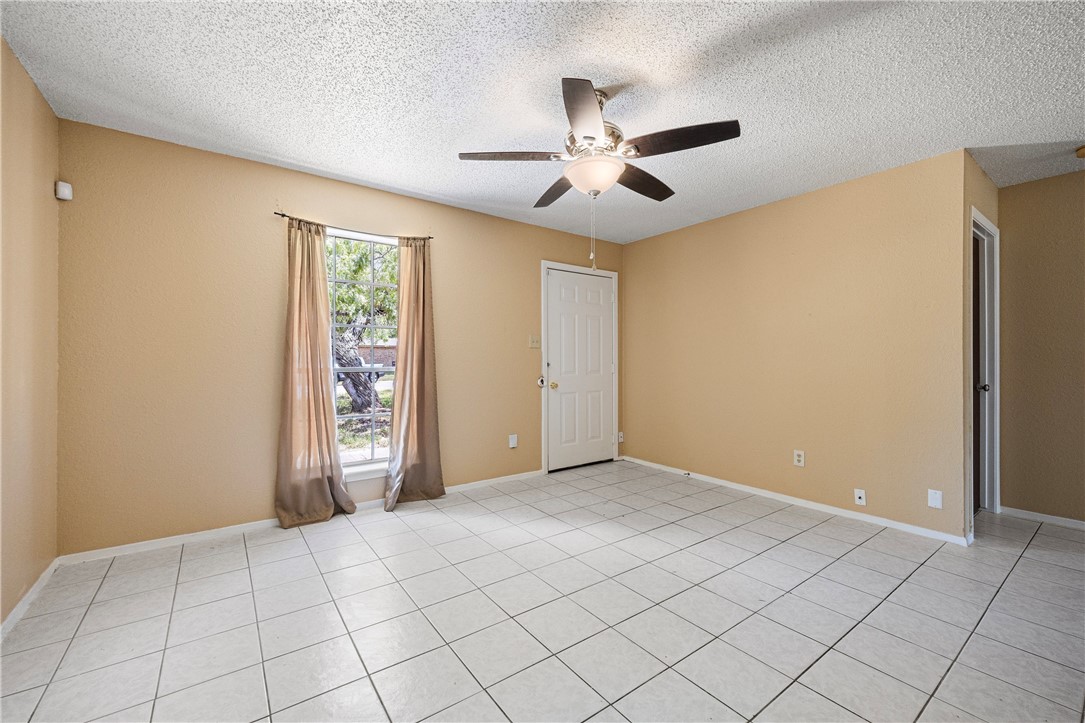 2425 Manitoba Dr Property Photo 3