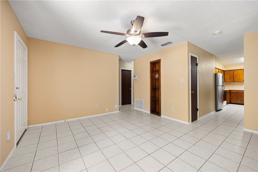 2425 Manitoba Dr Property Photo 5