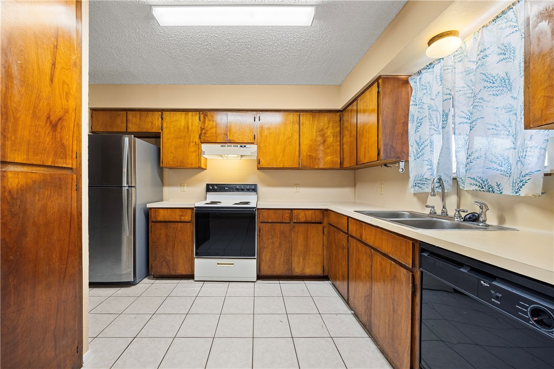 2425 Manitoba Dr Property Photo 8