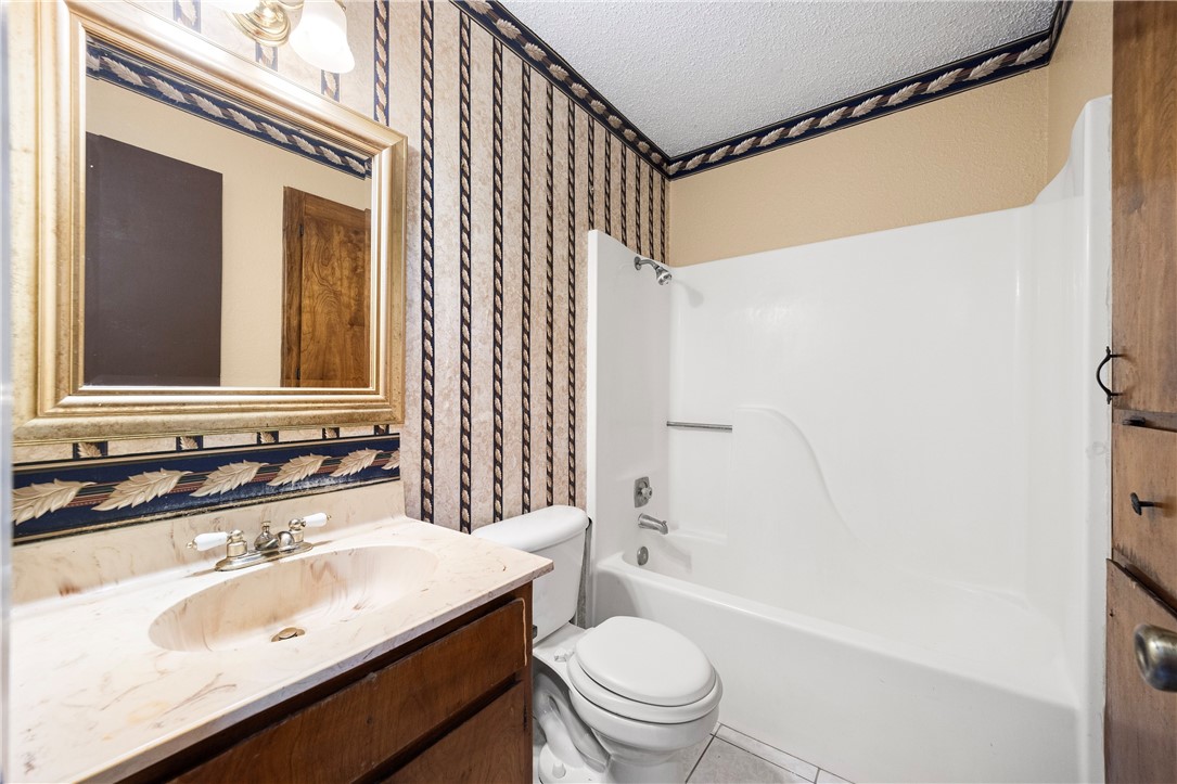 2425 Manitoba Dr Property Photo 11