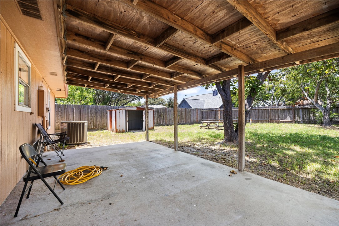 2425 Manitoba Dr Property Photo 22