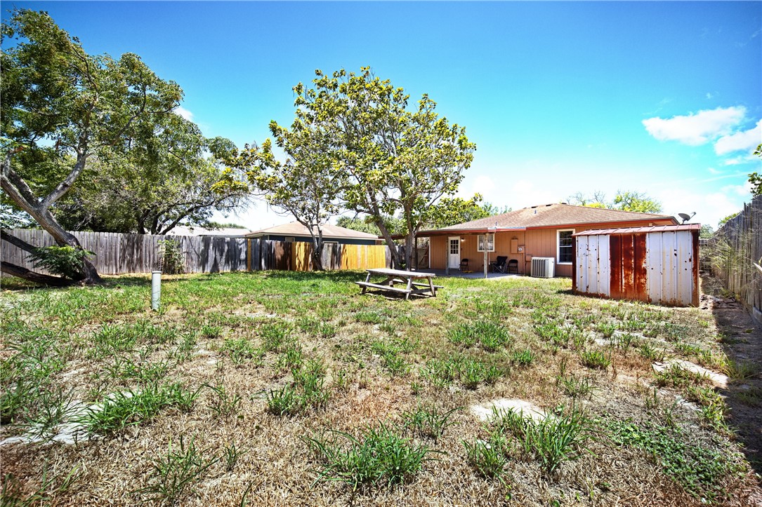 2425 Manitoba Dr Property Photo 23