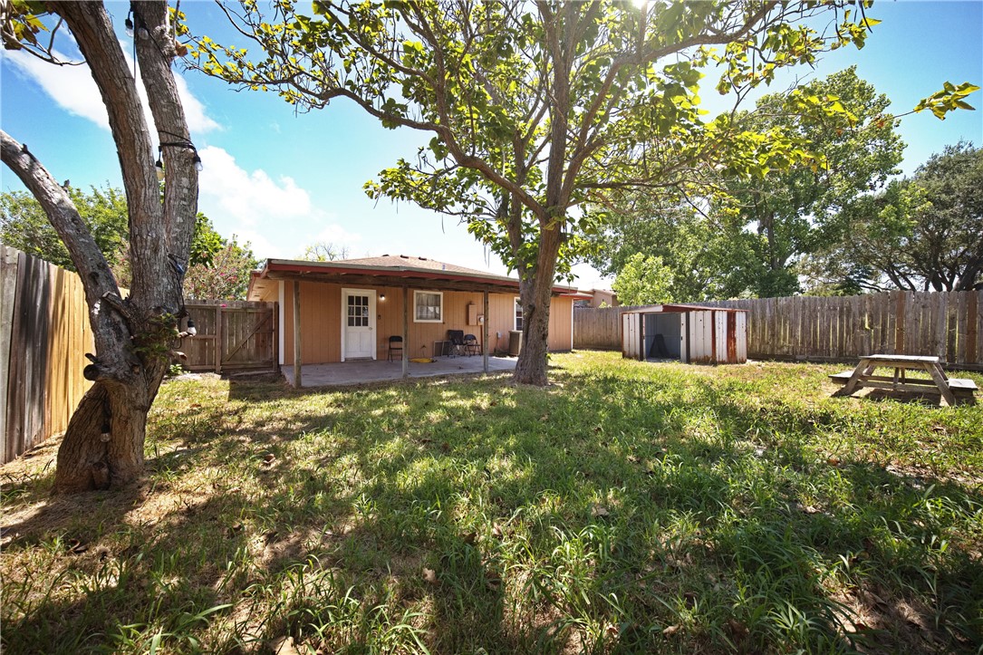 2425 Manitoba Dr Property Photo 24