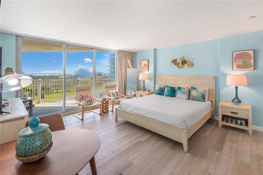 800 Sand Castle Dr Property Photo 2