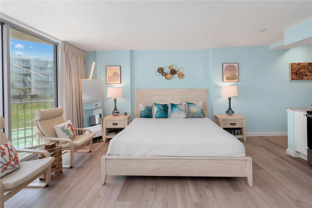 800 Sand Castle Dr Property Photo 5