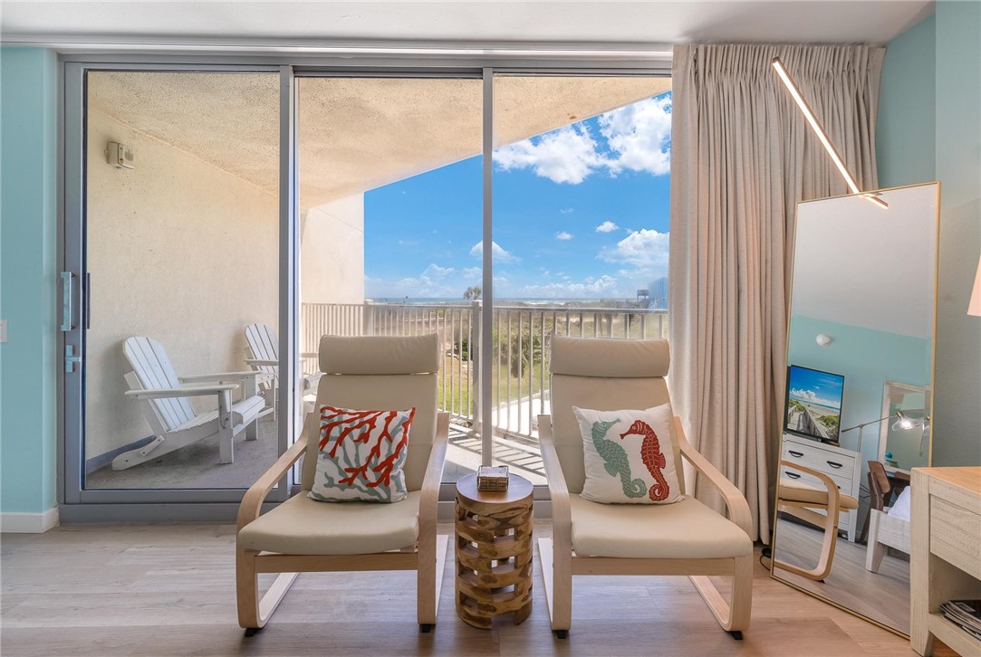 800 Sand Castle Dr Property Photo 7