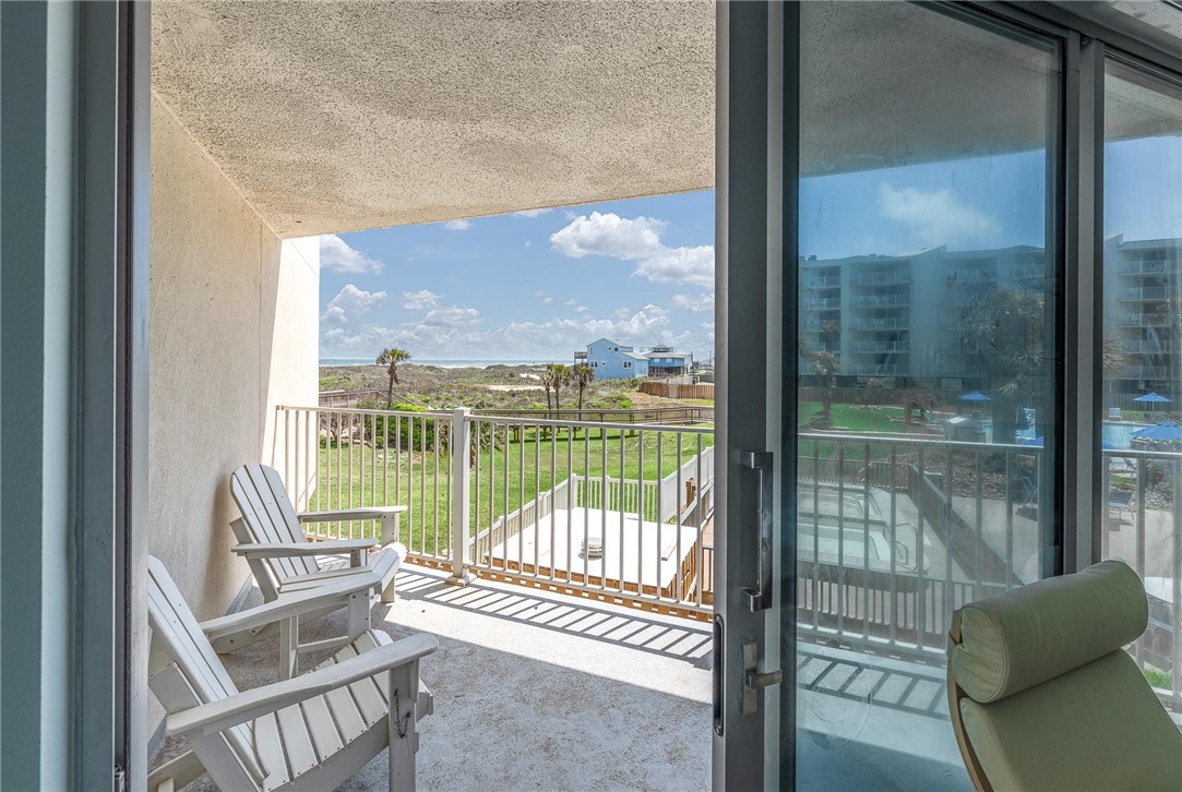 800 Sand Castle Dr Property Photo 18