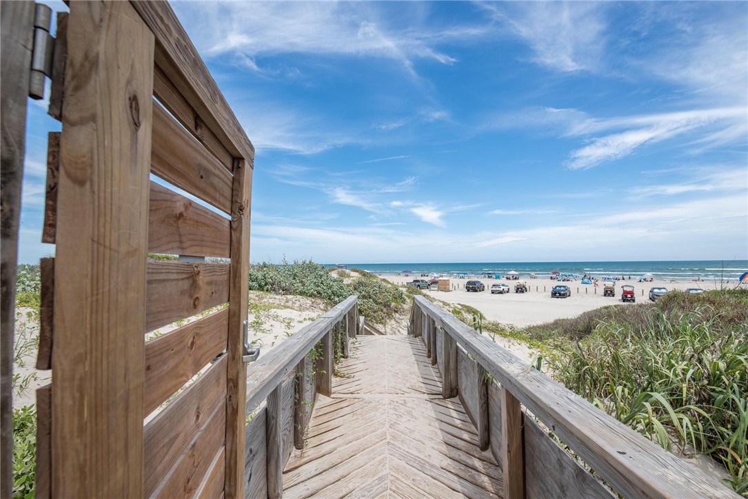 800 Sand Castle Dr Property Photo 28