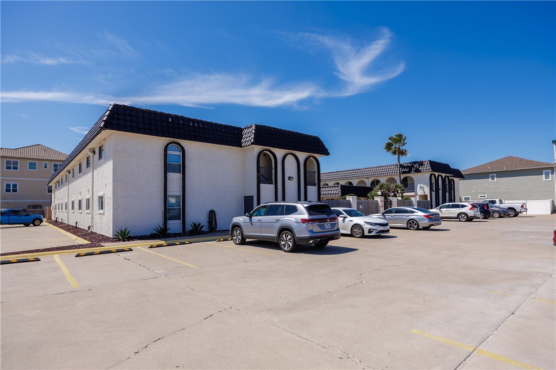 14921 Windward Dr 208 Property Photo 1