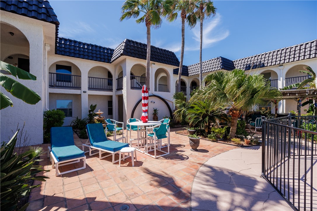 14921 Windward Dr 208 Property Photo 2