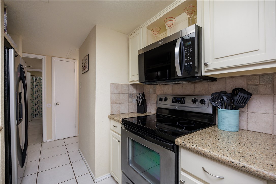 14921 Windward Dr 208 Property Photo 8