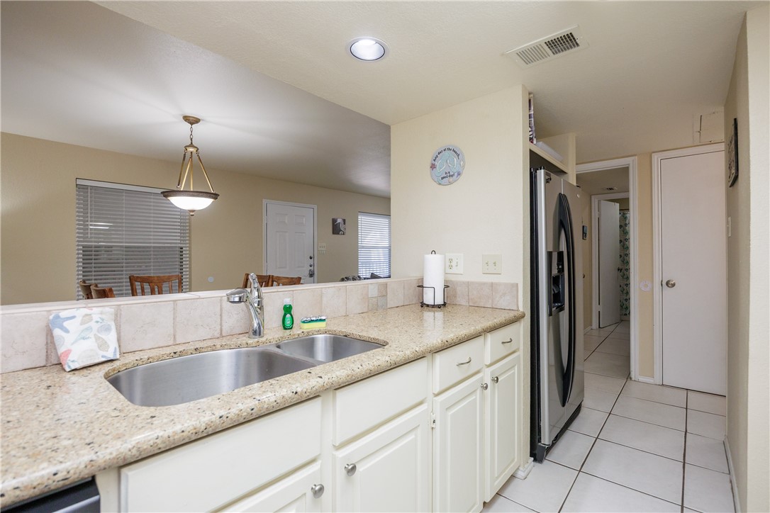 14921 Windward Dr 208 Property Photo 9