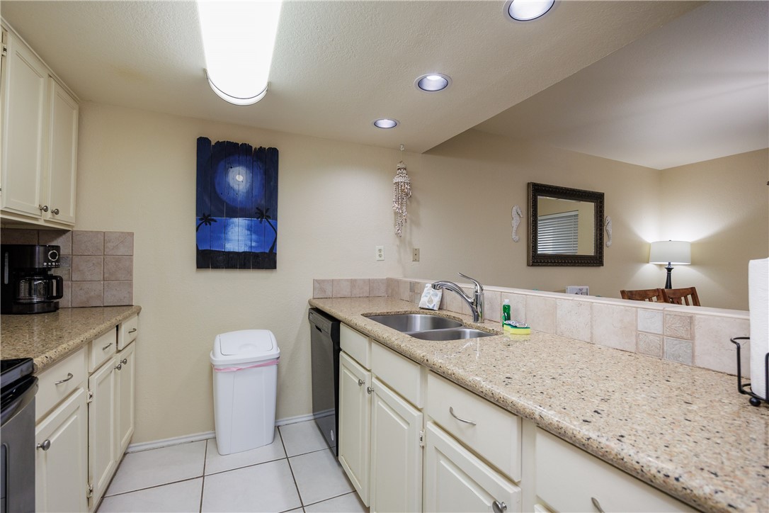 14921 Windward Dr 208 Property Photo 10