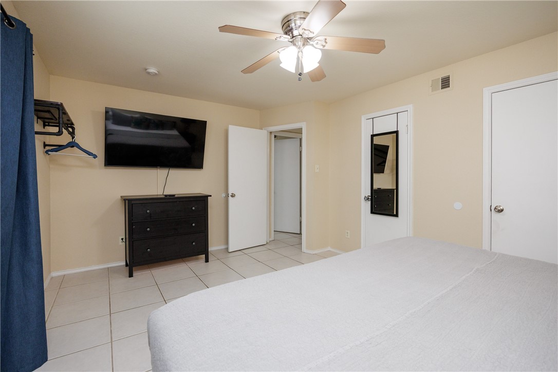 14921 Windward Dr 208 Property Photo 11