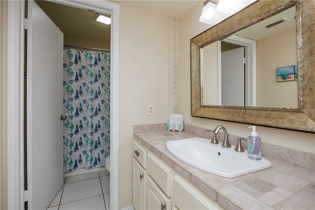 14921 Windward Dr 208 Property Photo 12