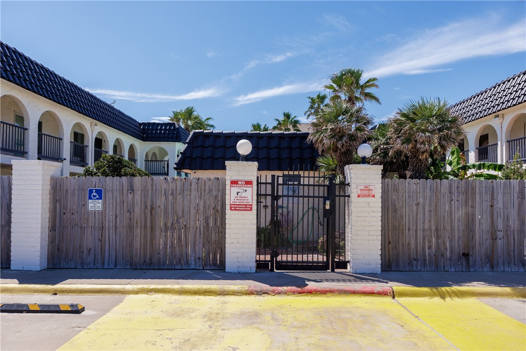 14921 Windward Dr 208 Property Photo 15