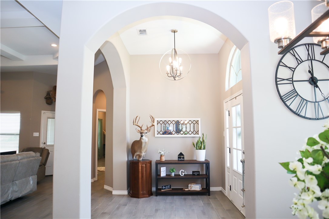 5536 County Road 101 Property Photo 2