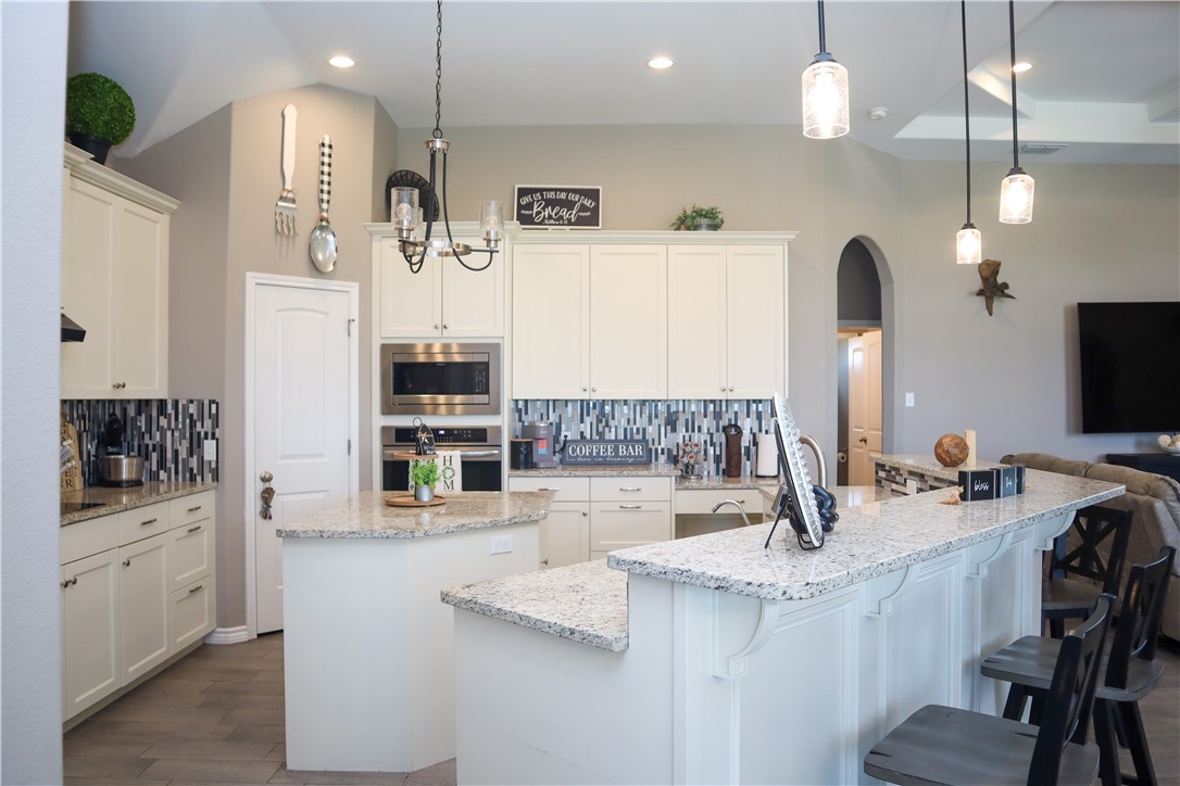 5536 County Road 101 Property Photo 4