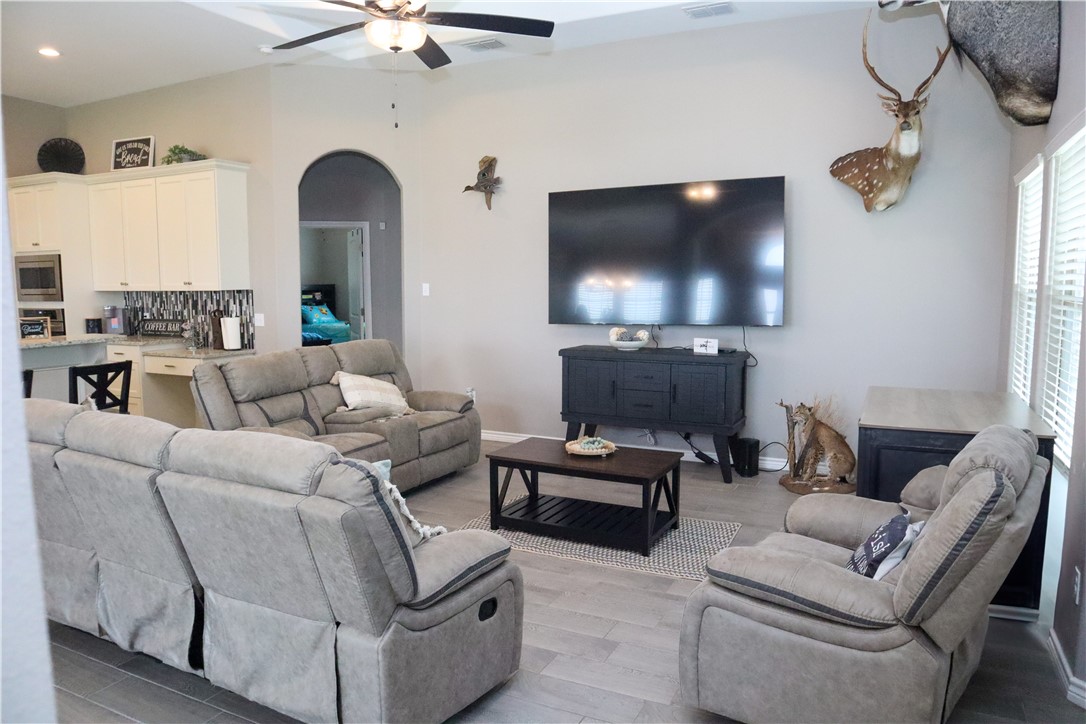 5536 County Road 101 Property Photo 5