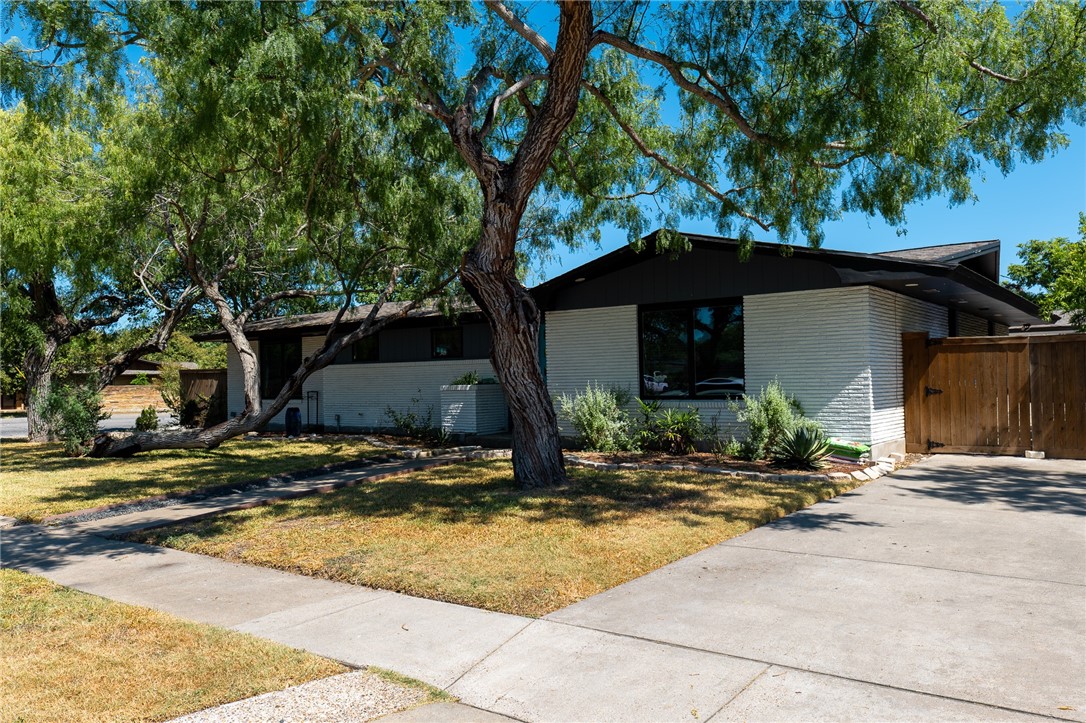 501 Bermuda Pl Property Photo 2