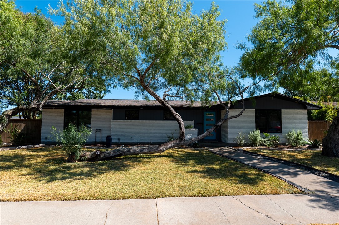 501 Bermuda Pl Property Photo 3