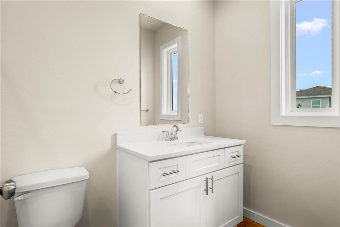 434 Oleander St 1 Property Photo 29