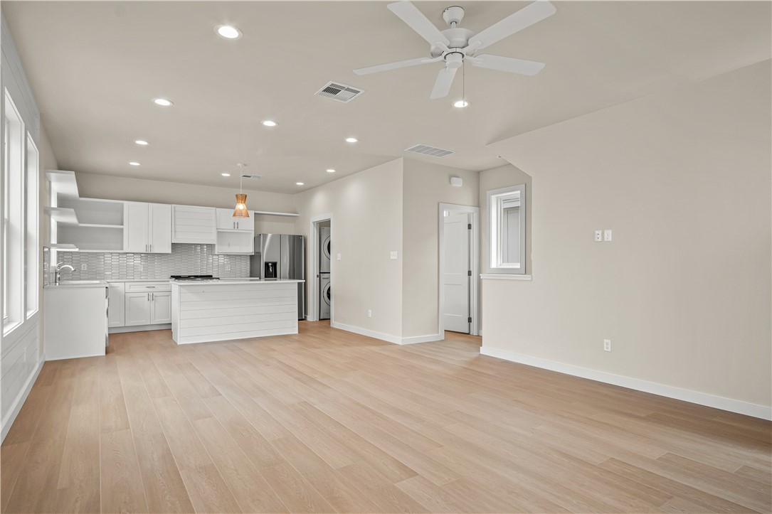 434 Oleander St 2 Property Photo 13