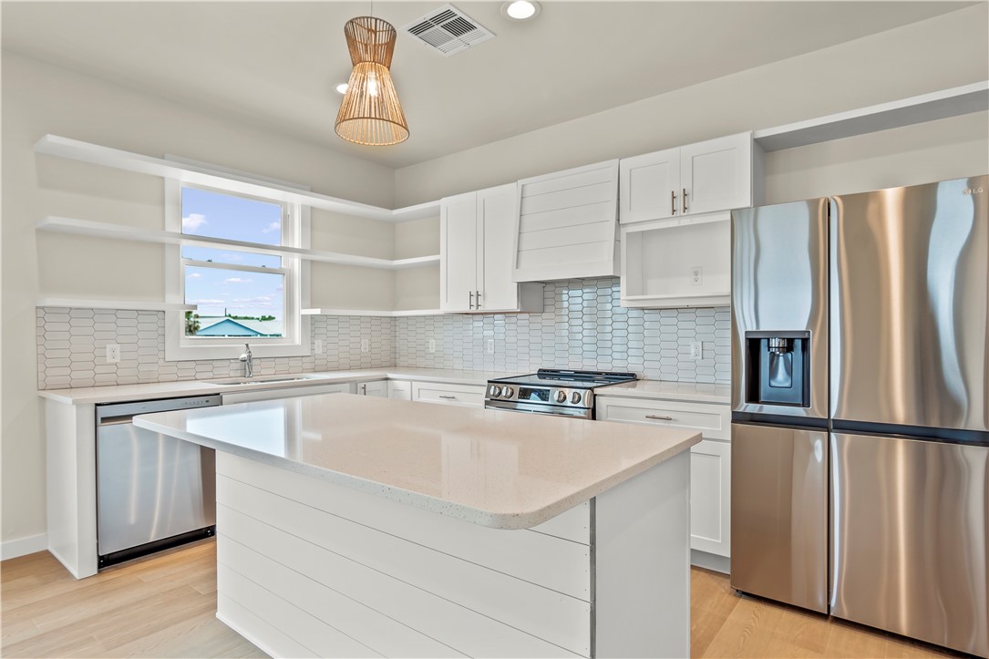 434 Oleander St 7 Property Photo 8