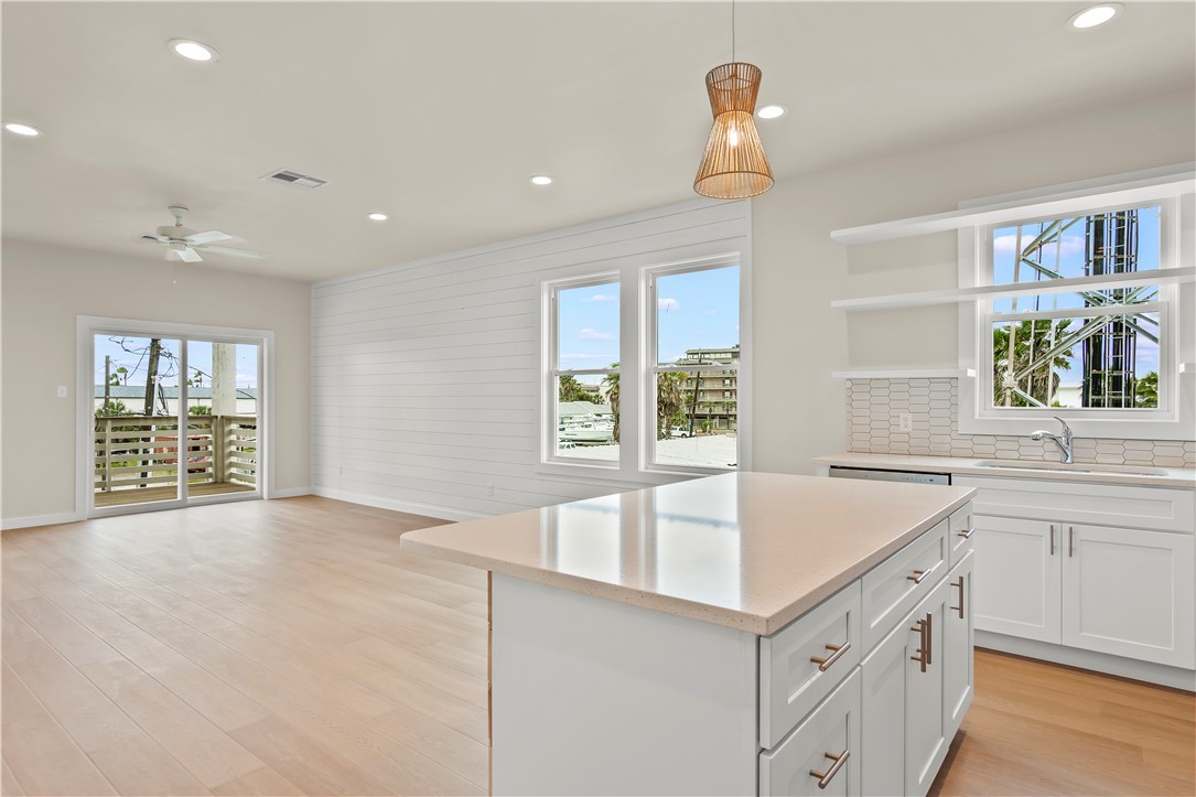 434 Oleander St 7 Property Photo 14