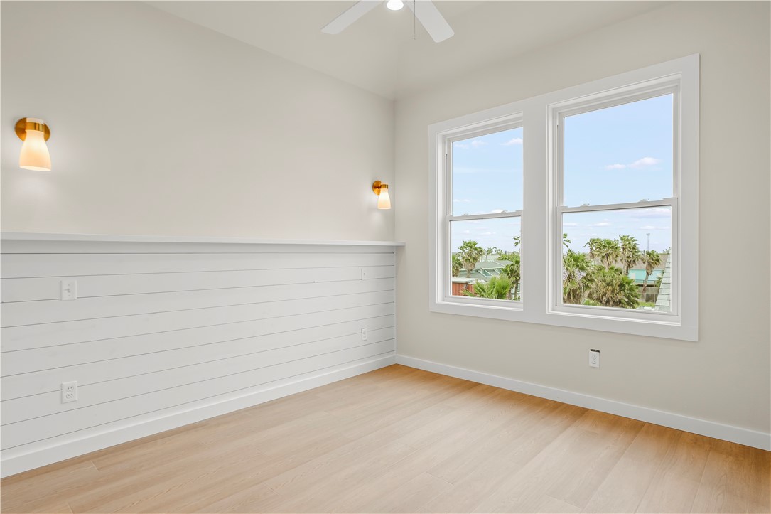 434 Oleander St 7 Property Photo 21