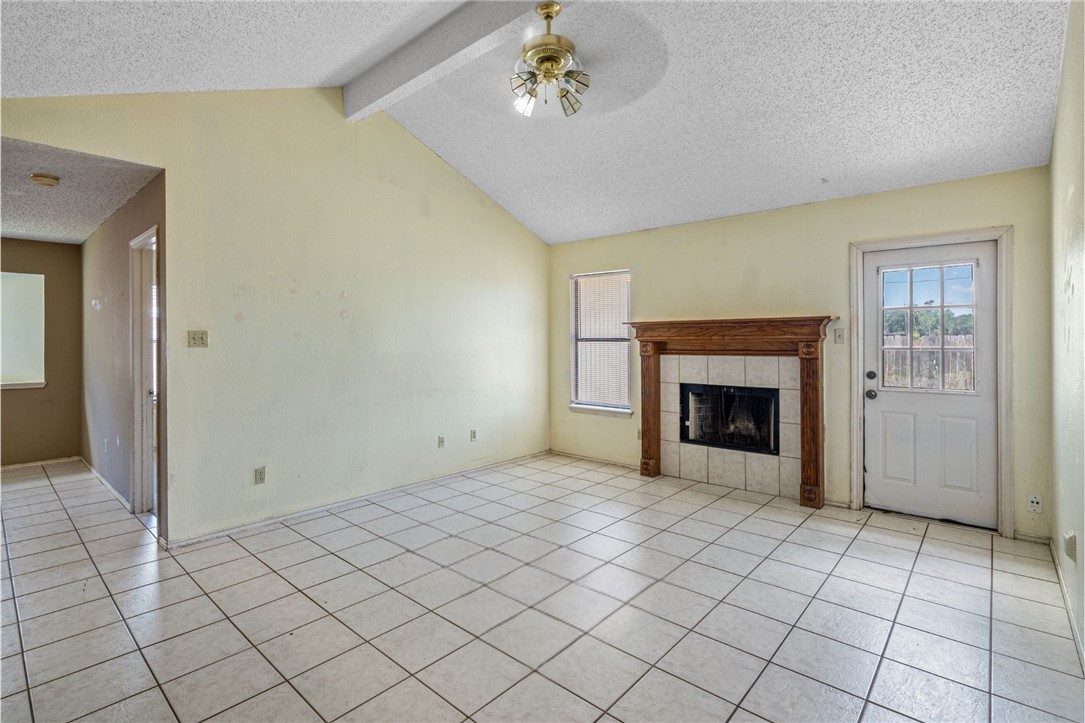 3930 Dunstain St Property Photo 2