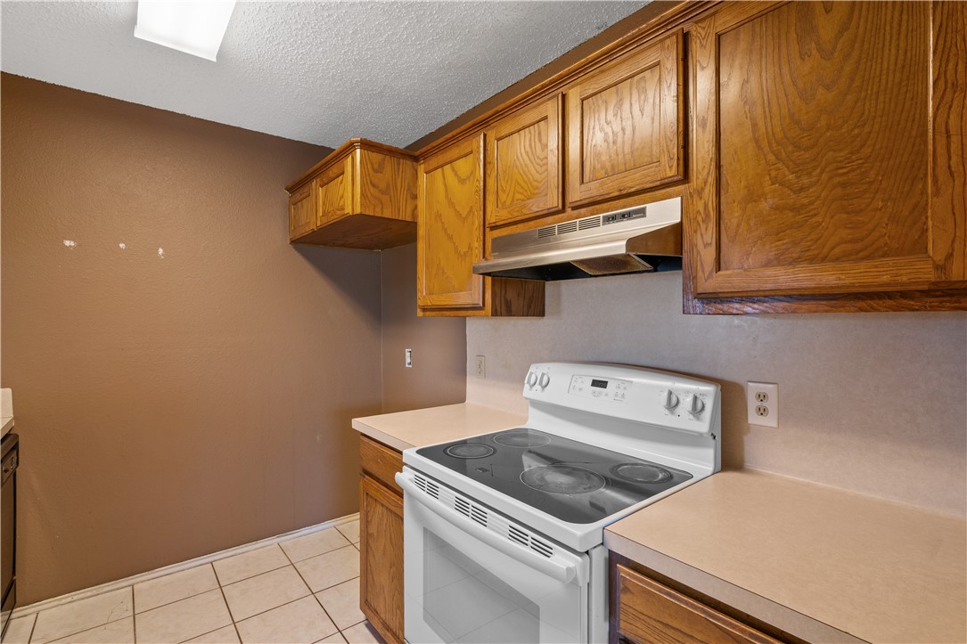 3930 Dunstain St Property Photo 4