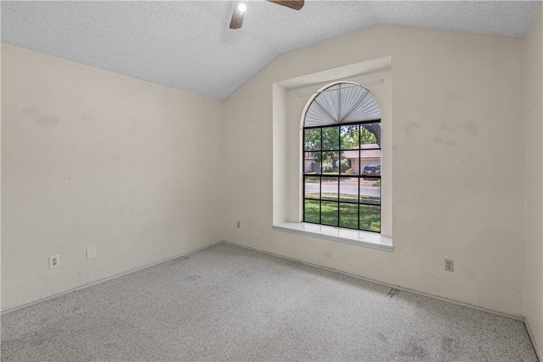 3930 Dunstain St Property Photo 11