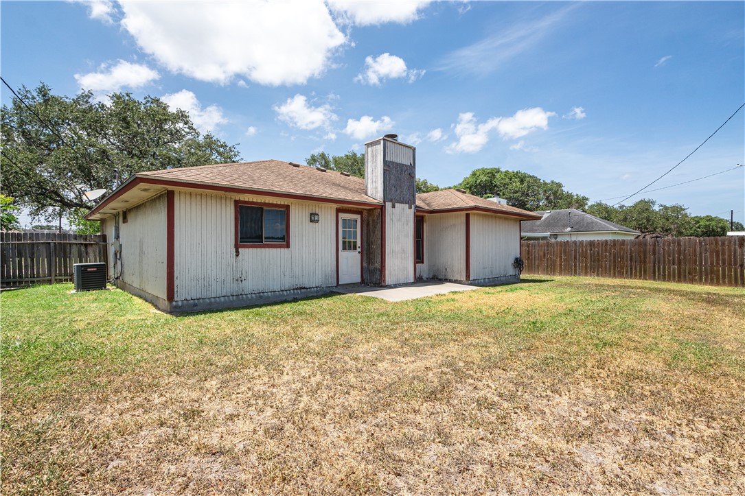 3930 Dunstain St Property Photo 14