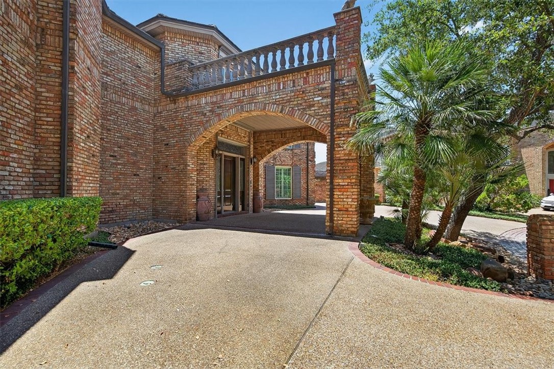 4811 Ocean Dr Property Photo 1