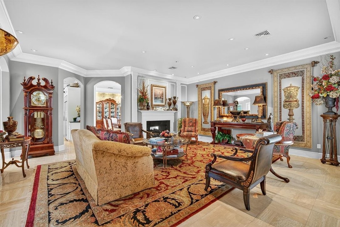 4811 Ocean Dr Property Photo 7