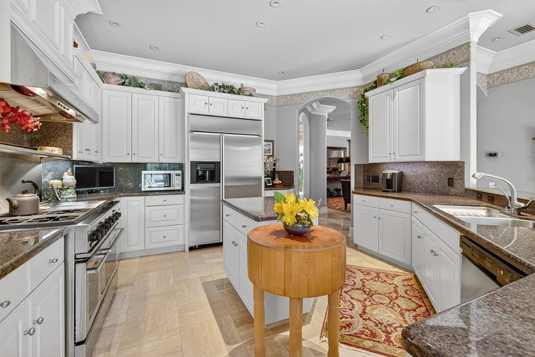 4811 Ocean Dr Property Photo 9