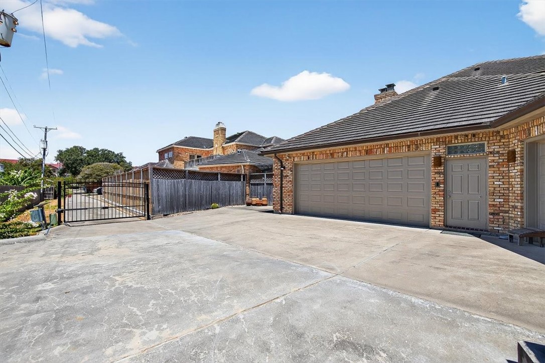 4811 Ocean Dr Property Photo 37