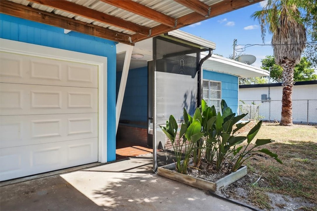 3231 Jamaica Dr Property Photo 2