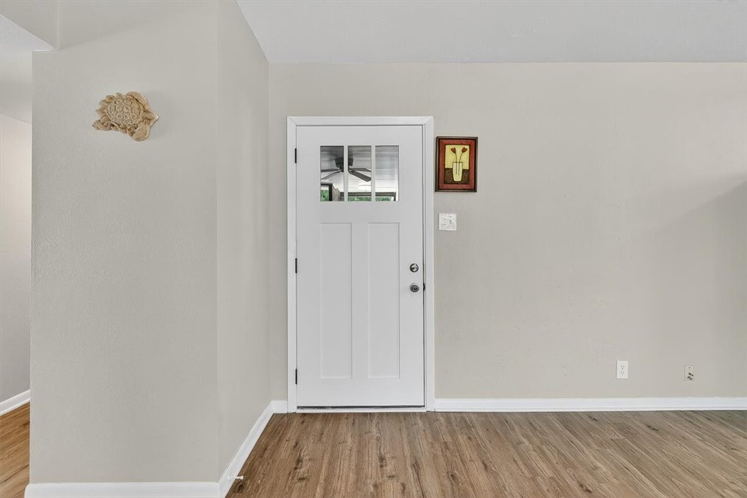 3231 Jamaica Dr Property Photo 4