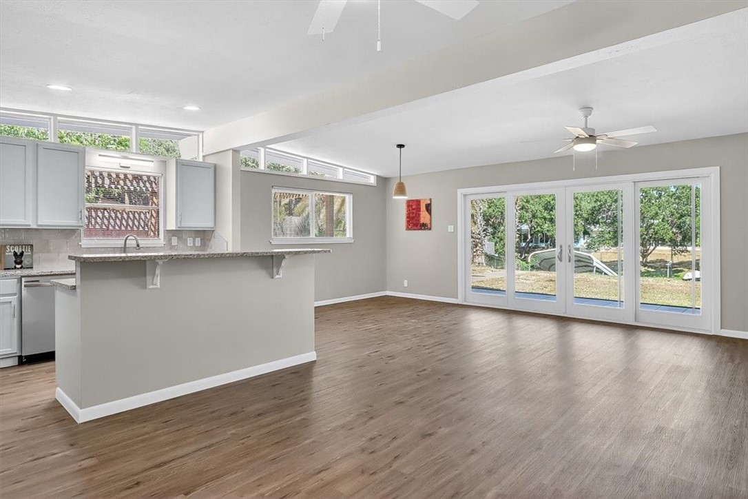 3231 Jamaica Dr Property Photo 5