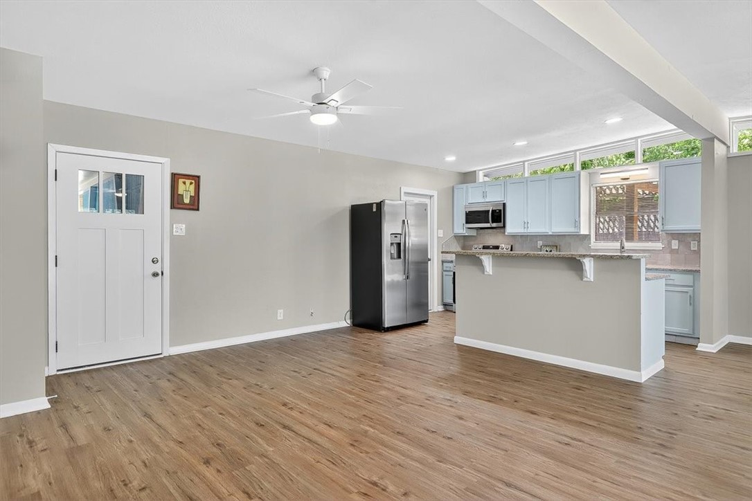 3231 Jamaica Dr Property Photo 6