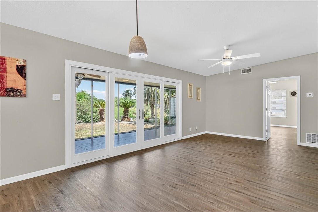 3231 Jamaica Dr Property Photo 9