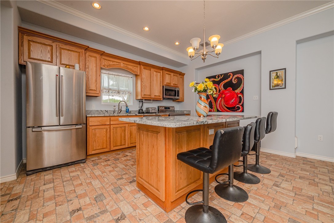 21 Bahama St S Property Photo 11