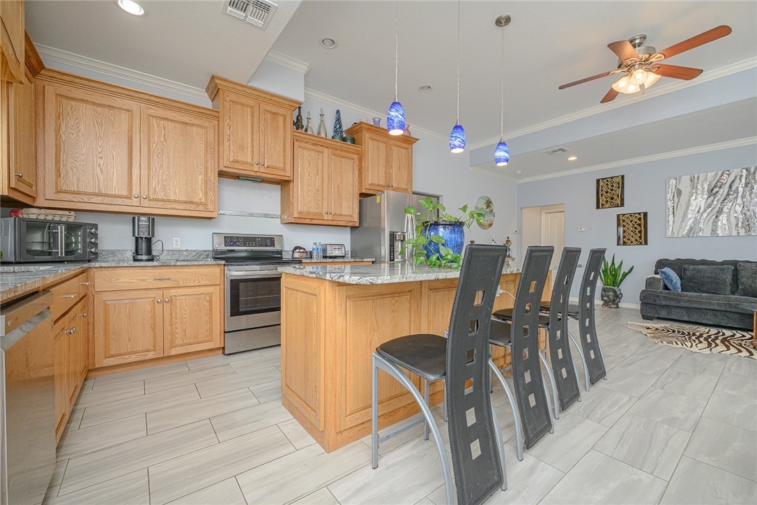 21 Bahama St S Property Photo 13