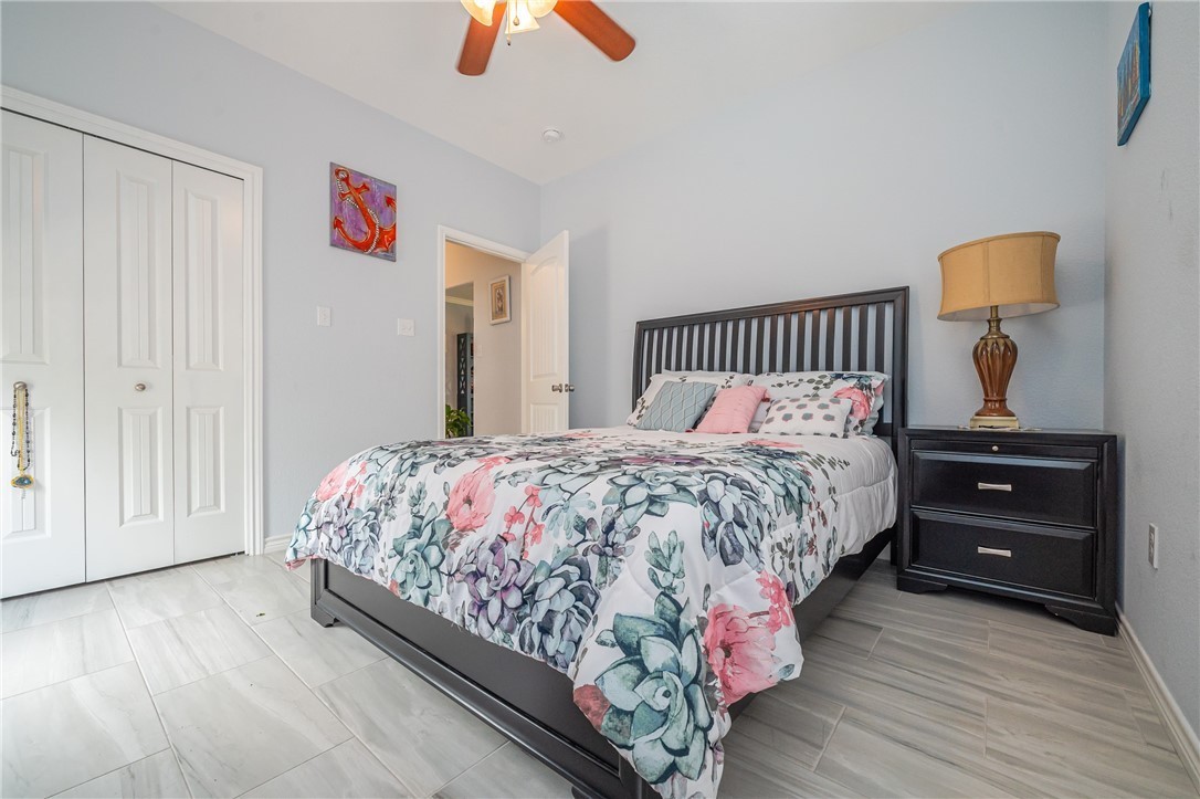 21 Bahama St S Property Photo 17