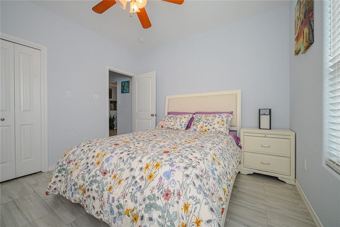 21 Bahama St S Property Photo 18