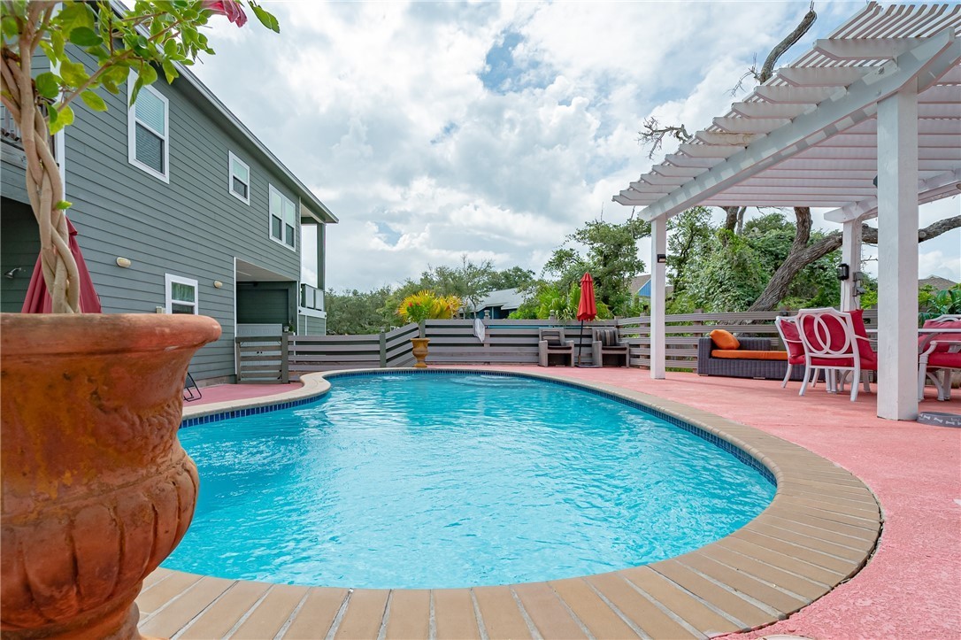 21 Bahama St S Property Photo 21